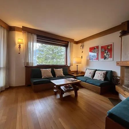 Cozy 3 Bedroom With Access To Garden Daire