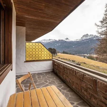 Cozy 3 Bedroom With Access To Garden Daire Cortina dʼAmpezzo