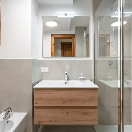 Daire Cozy 3 Bedroom With Access To Garden Cortina dʼAmpezzo
