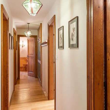 Daire Cozy 3 Bedroom With Access To Garden